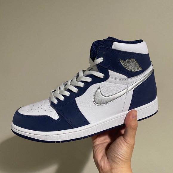 Air Jordan 1 Retro Midnight Navy - Picture 1 of 9